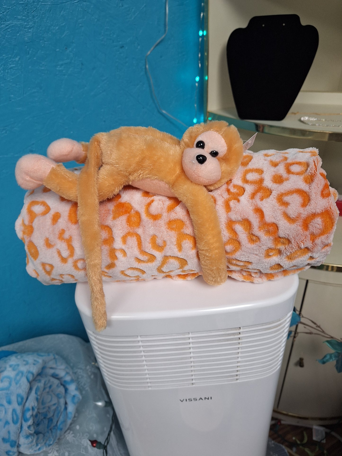 Leo Blankets with Monkey