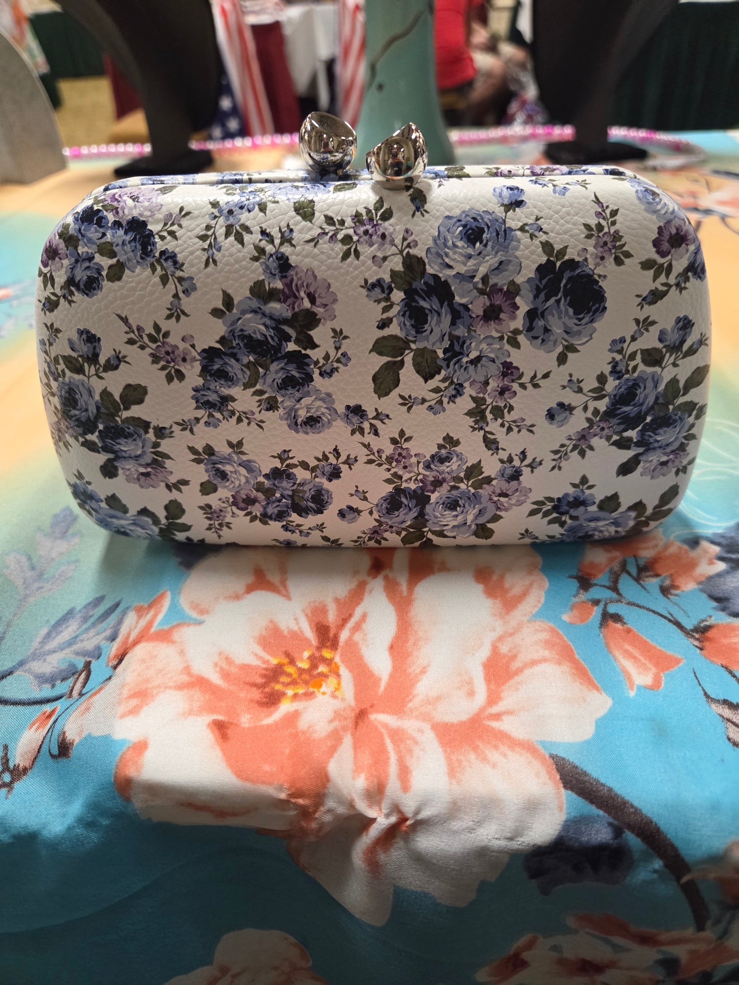 Clutch Crossbody Blue Rose