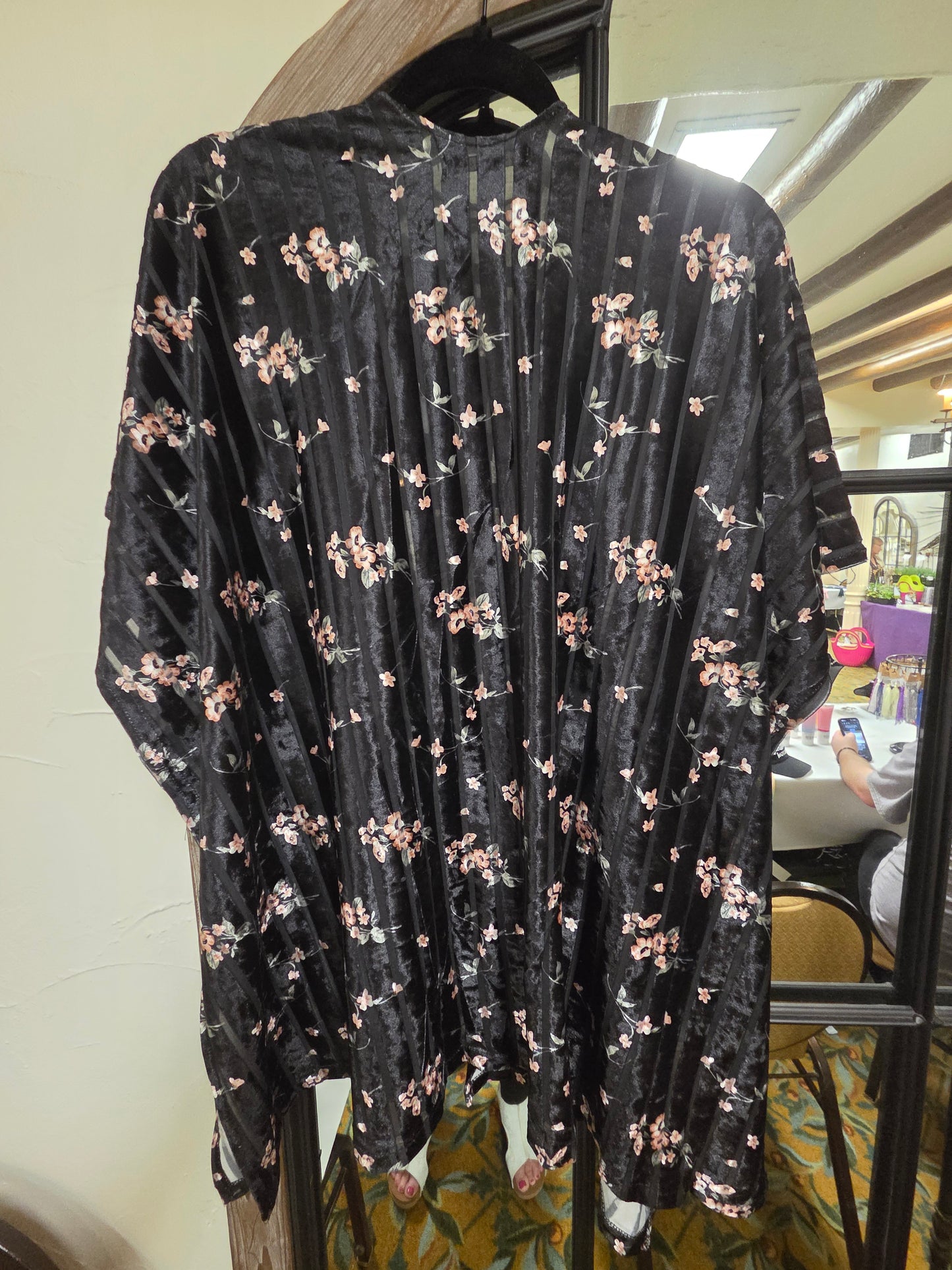 Black Cardigan W Small Flowers