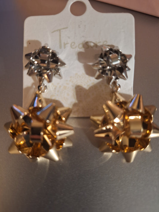 Silver and Gold Bows