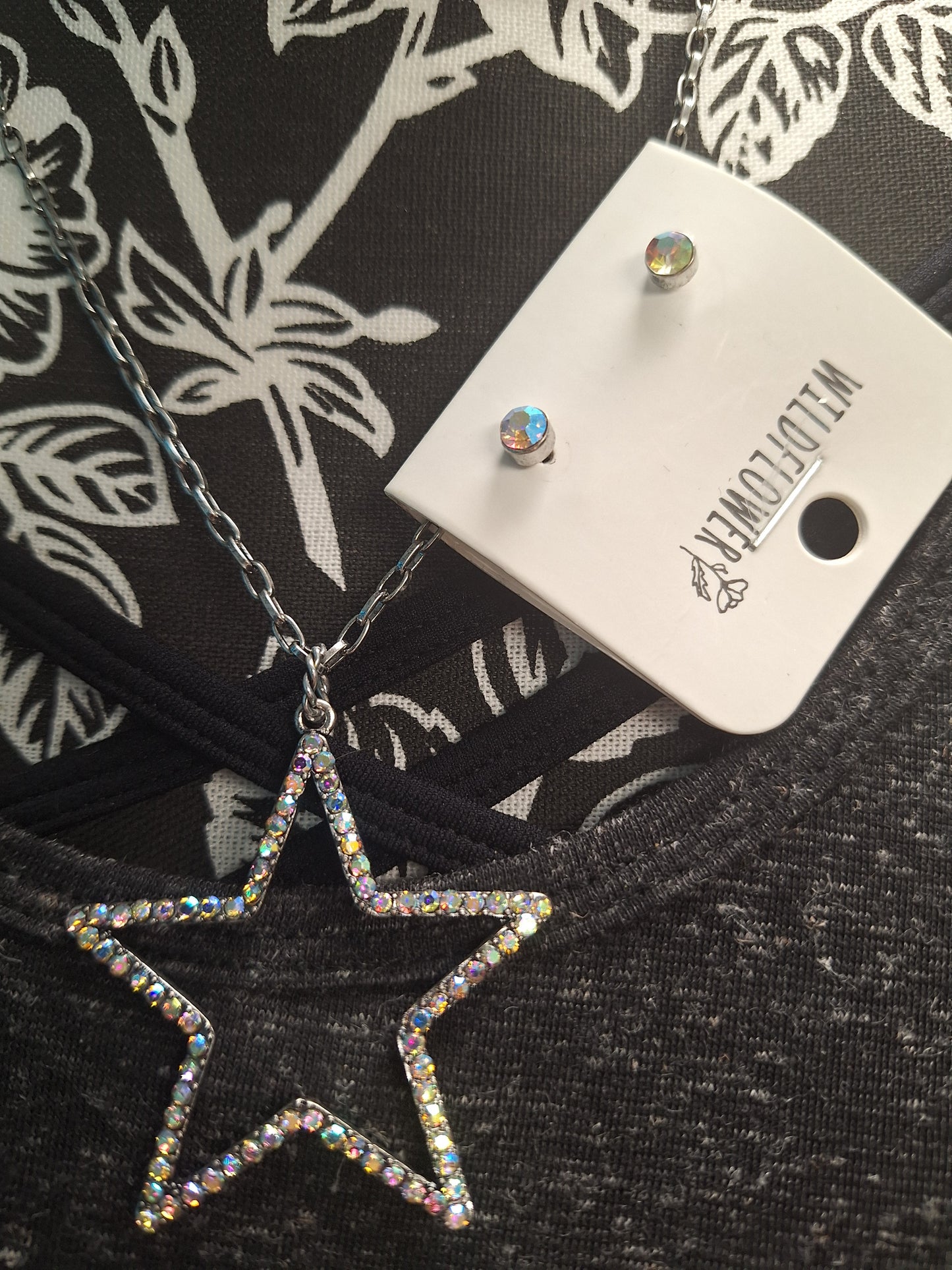 Big Star Necklace with Stud Earrings