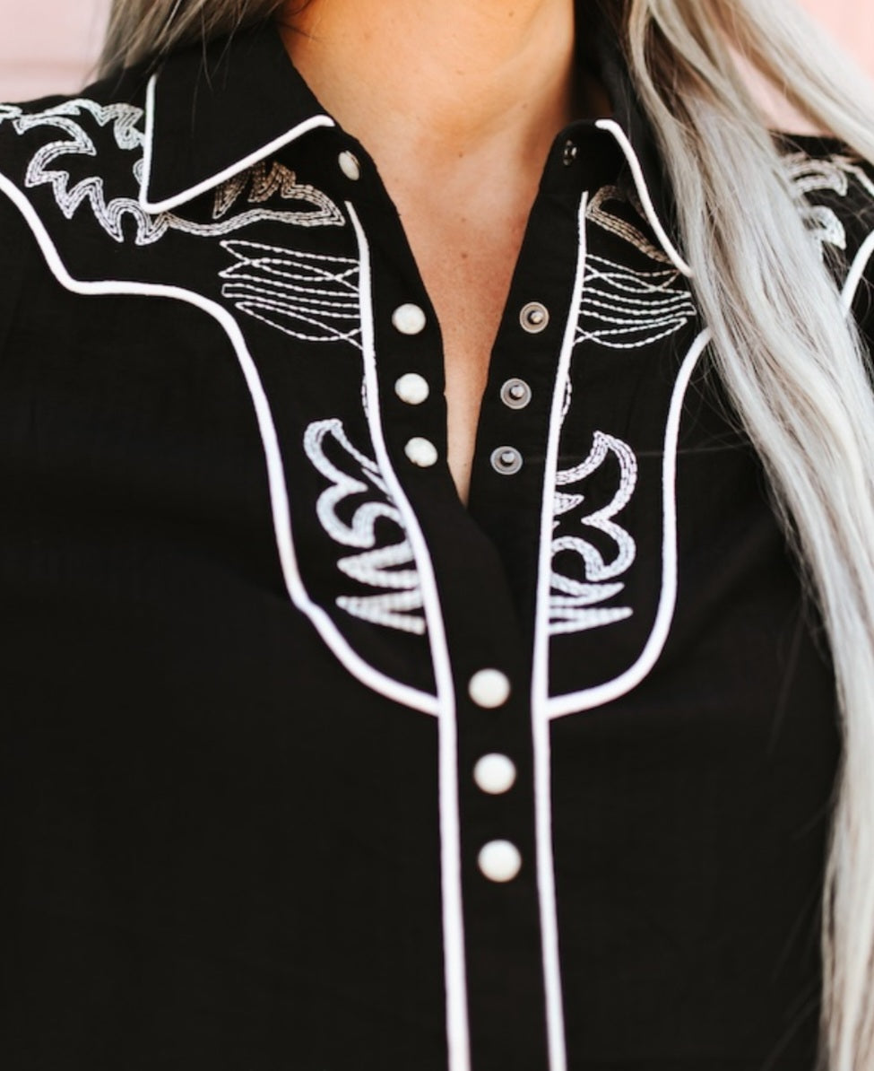 #193 Black Western Embroidered Pearl Snap Button Shirt