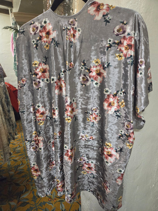 Gray Cardigan w Flowers