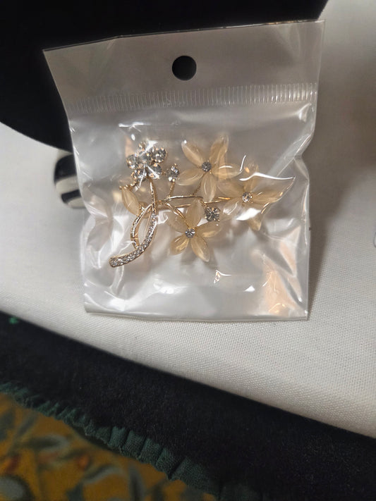 Cream Flowers Brooch